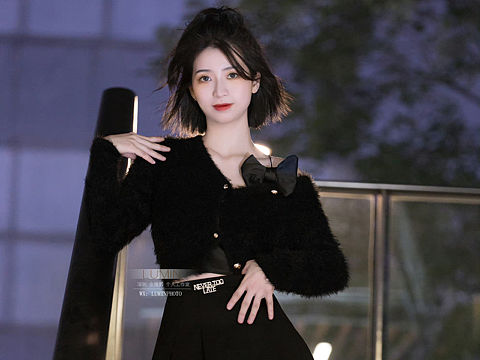 夜景写真 甜酷 夜景人像 黑色单一却不单调！