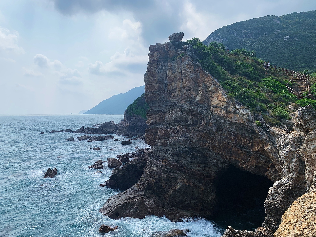 美人鱼洞穴,电影取景地-鹿嘴山庄