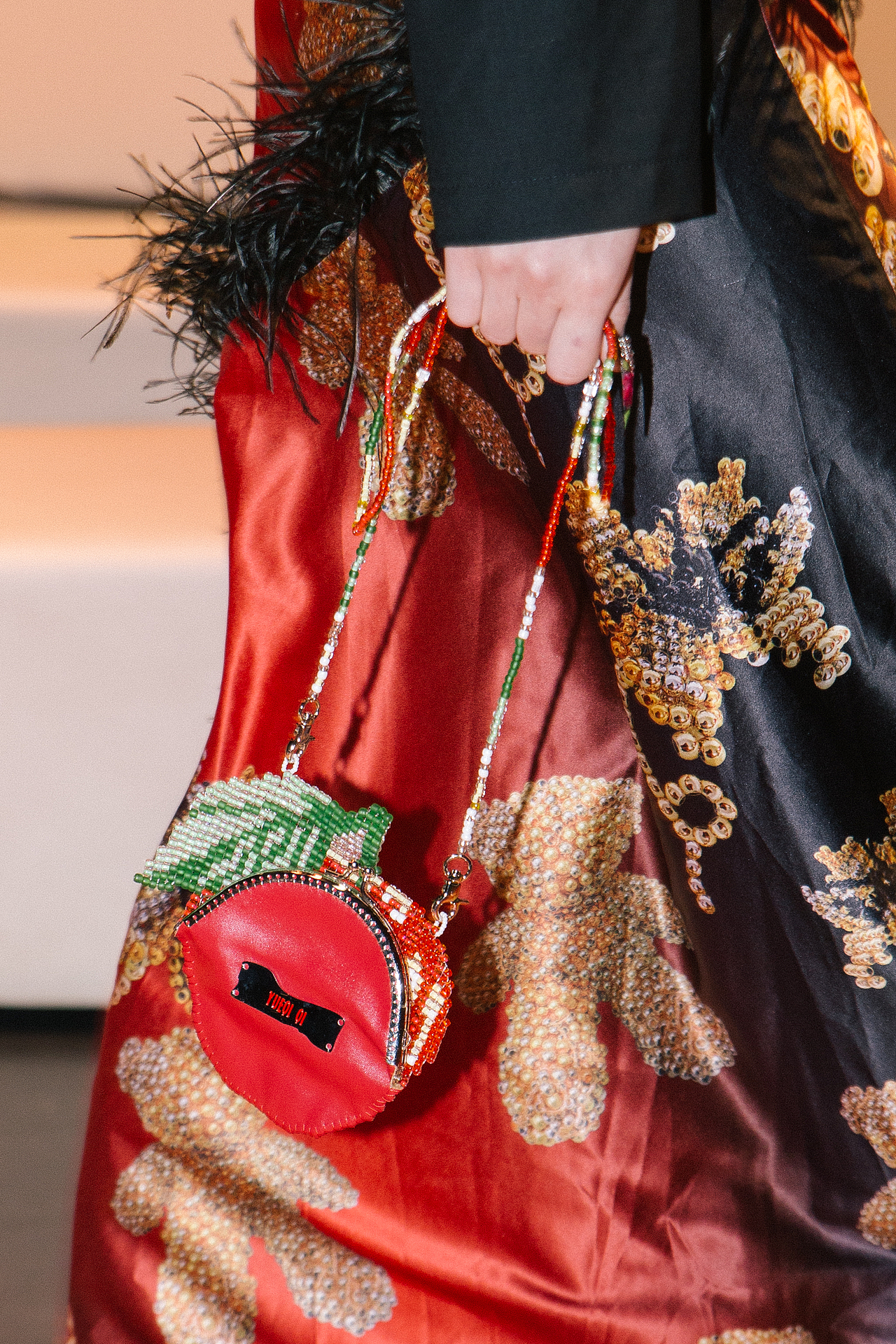 YUEQI QI 2021aw（图ZMjUzNTMwMDI4） - 时尚/艺术摄影 - 站酷设计师蔡凡朔Chaezin原创素材 - 站酷ZCOOL