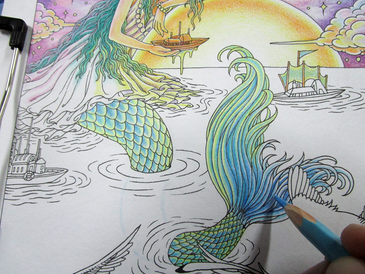 继续,尾巴的固有色,根据不同的前后关系,用不同的蓝色上固有色。