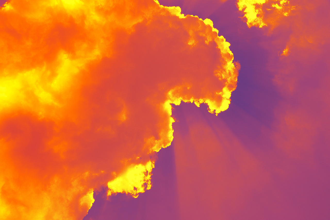 天空中奇幻的云朵