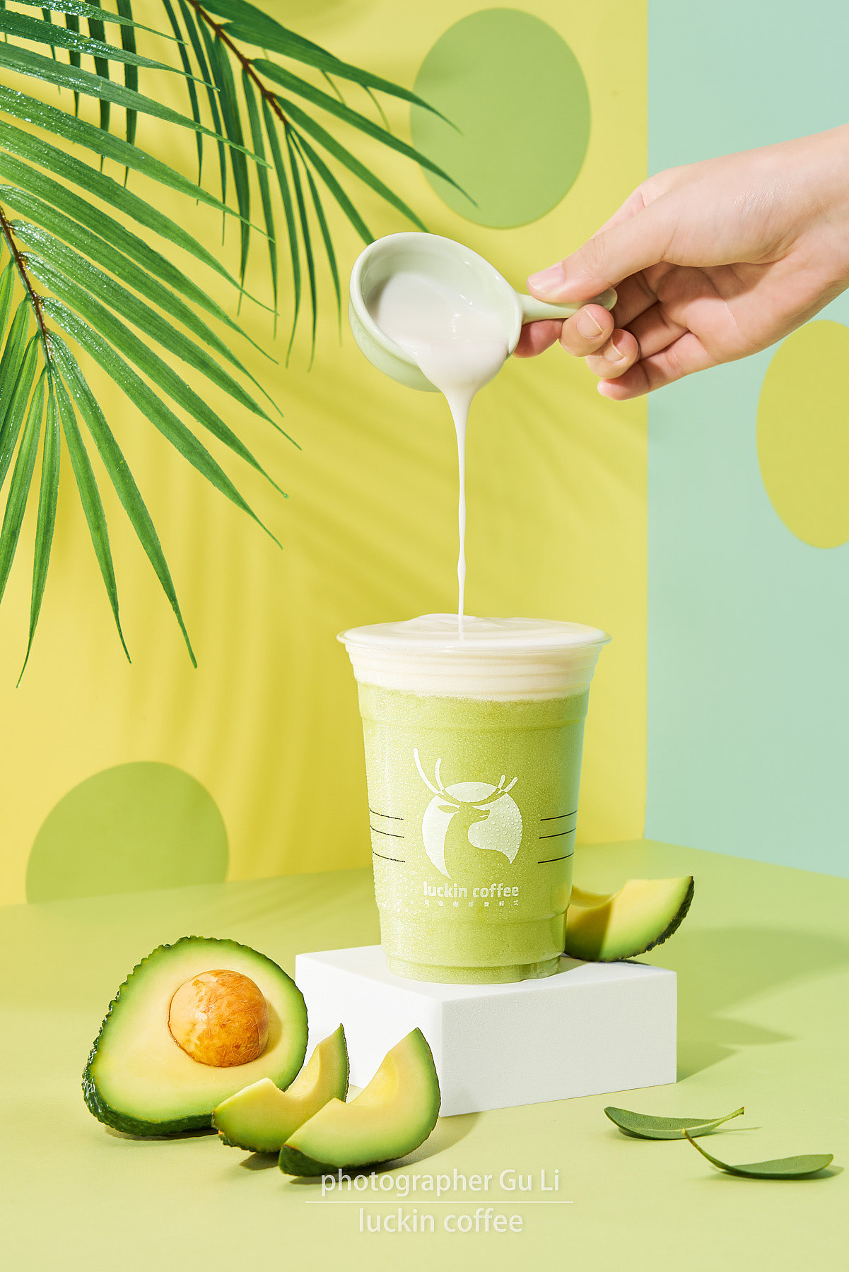 一组瑞幸咖啡的饮品拍摄