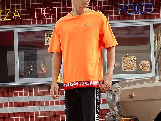 A21男装2018夏季新款圆领t恤衫 个性印花撞色短袖衫