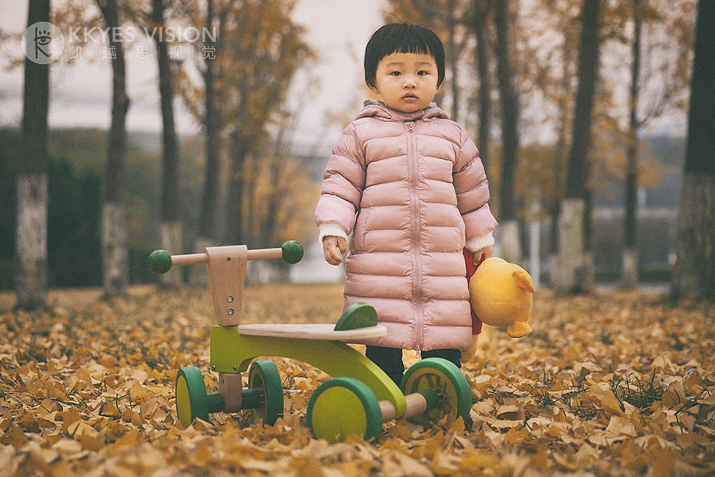 秋天的尾巴（图ZNjM5NzUyMDg=） - 人像摄影 - 站酷设计师金光高照商业摄影原创素材 - 站酷ZCOOL