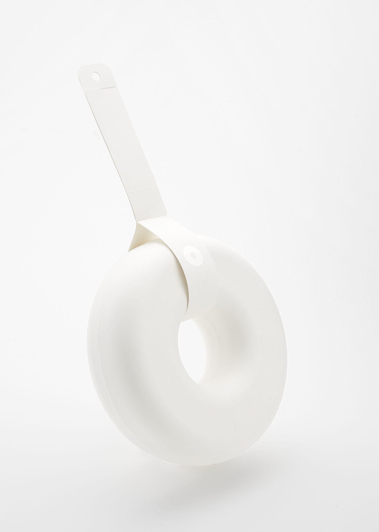 声光装置支持DIY,你可以以声音代文字录制任何想说的话:祝福,想念,告白,摩斯密码或白噪音。万物皆在振动,哪怕是52赫兹,哪怕相隔16亿光年的距离,我也能捕捉到你的频率。
<br>