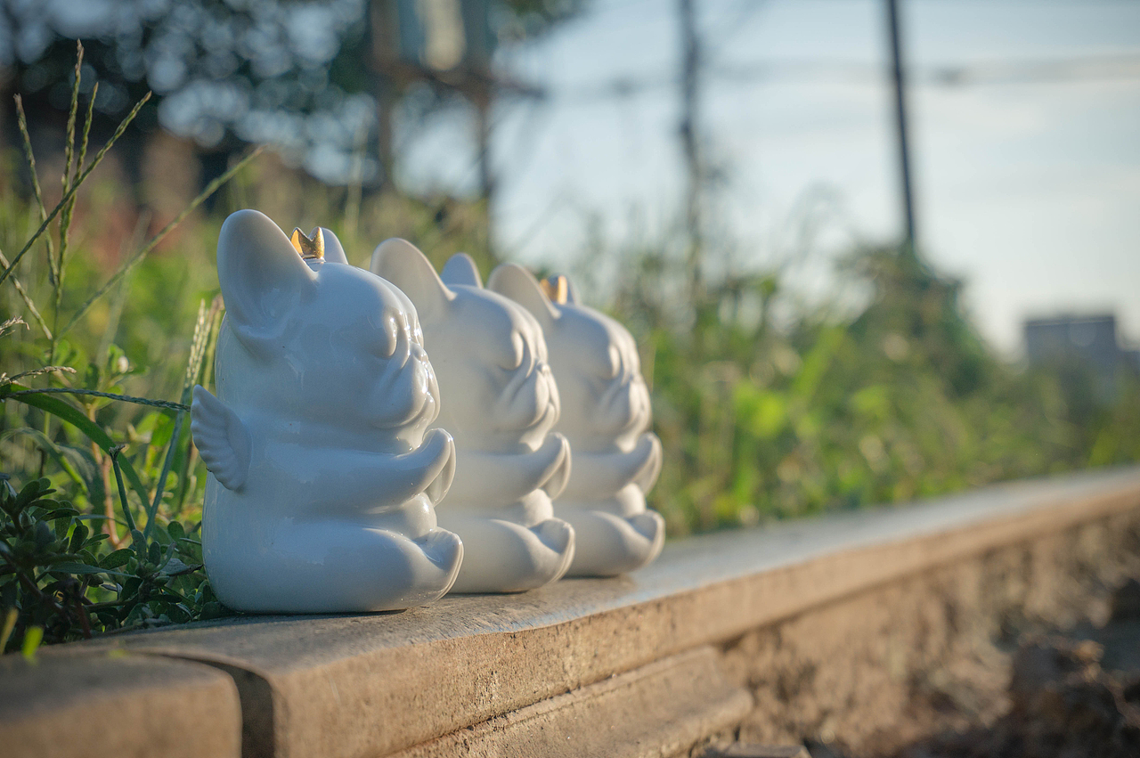 候鸟陶作品-误当天神的L汪-陶瓷黑泥小雕塑