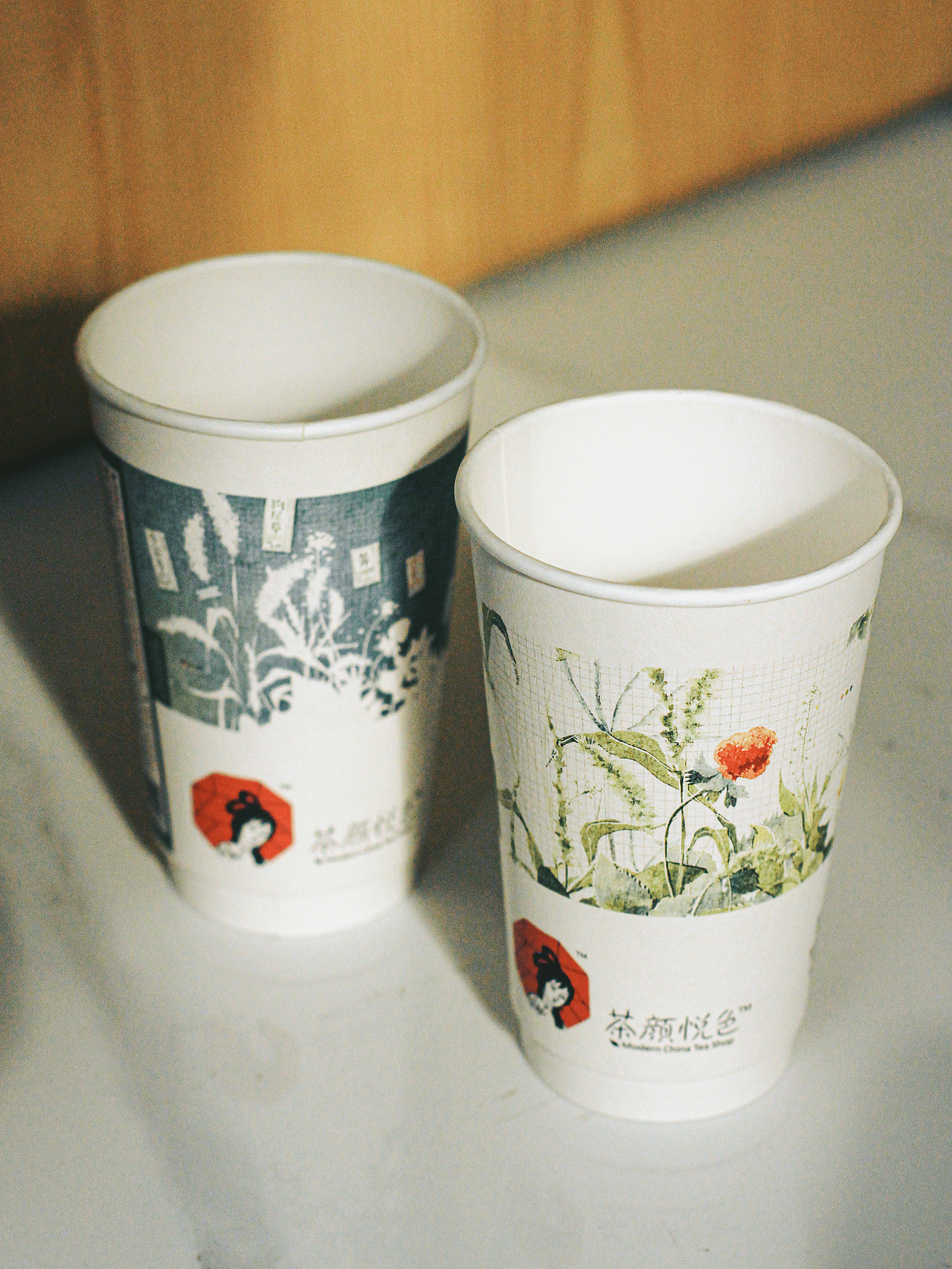 视觉设计:离离原上草 - 茶颜悦色