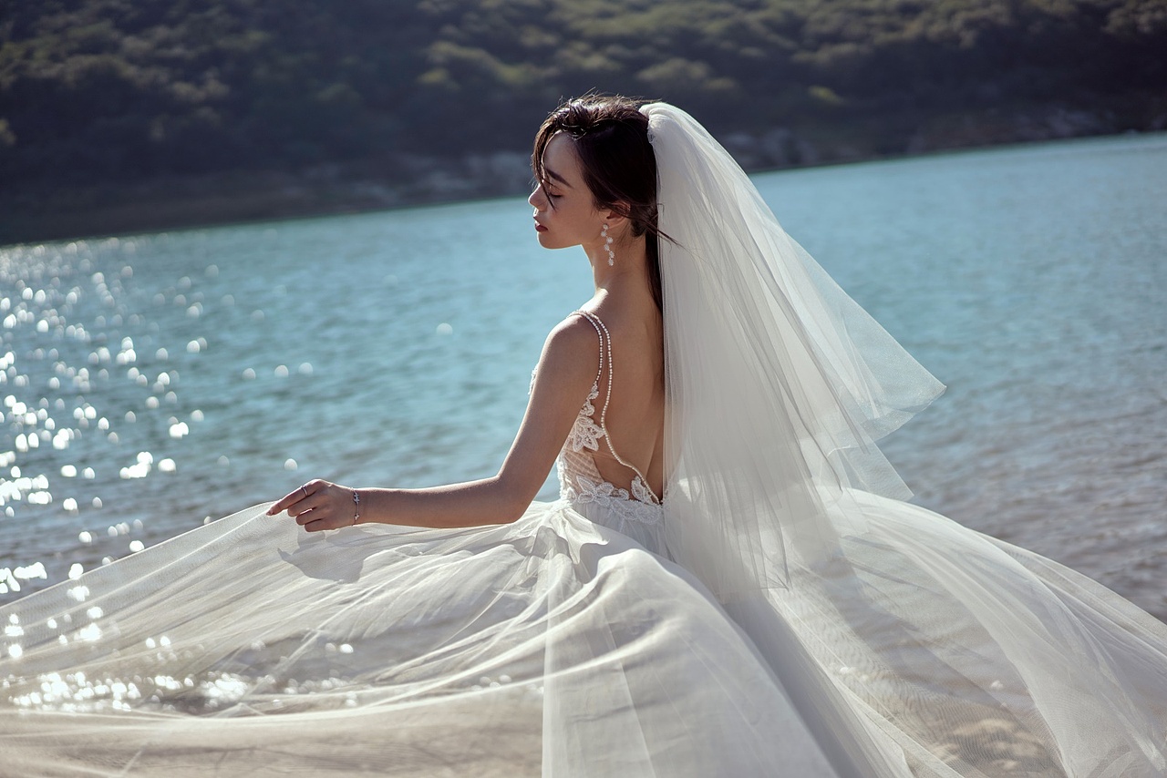 爱惨了！自带电影感氛围感的海边婚纱照（图ZMzE1NjI3Mzg4） - 婚礼摄影 - 站酷设计师遇见YUJIAN原创素材 - 站酷ZCOOL