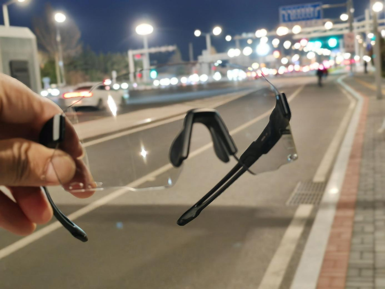 迈极炫破风者变色骑行眼镜WB003B变色款