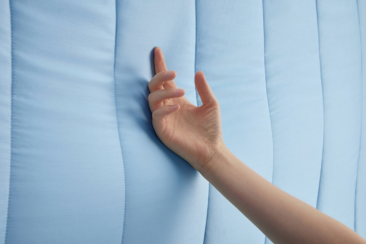 DEMI商业|时尚|服装摄影师 百思寒 羽绒被场景 拍摄