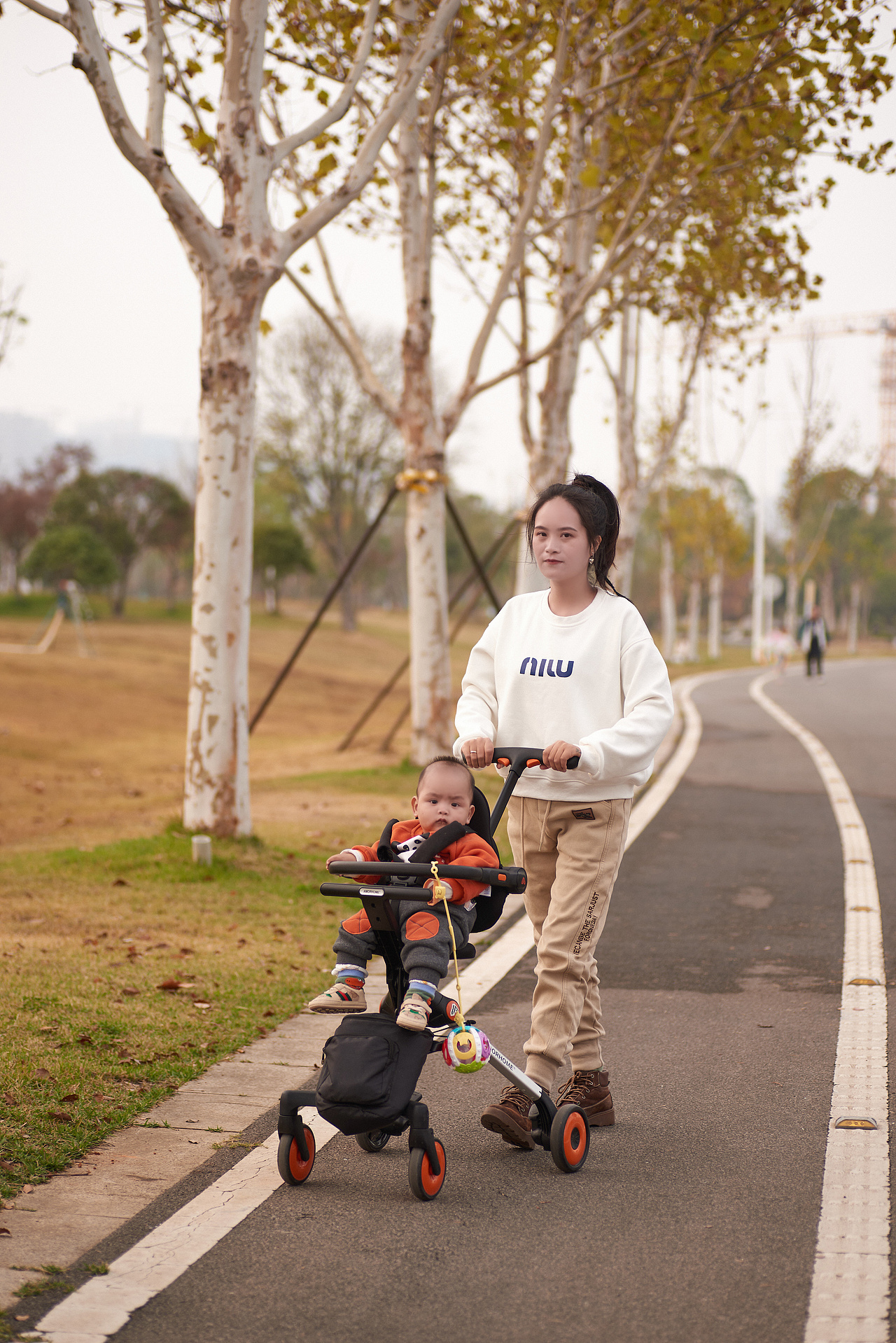 抓住秋天尾巴 ▏家庭摄影（图ZMzIzMjIwNjYw） - 人像摄影 - 站酷设计师亚马逊拍摄与设计原创素材 - 站酷ZCOOL