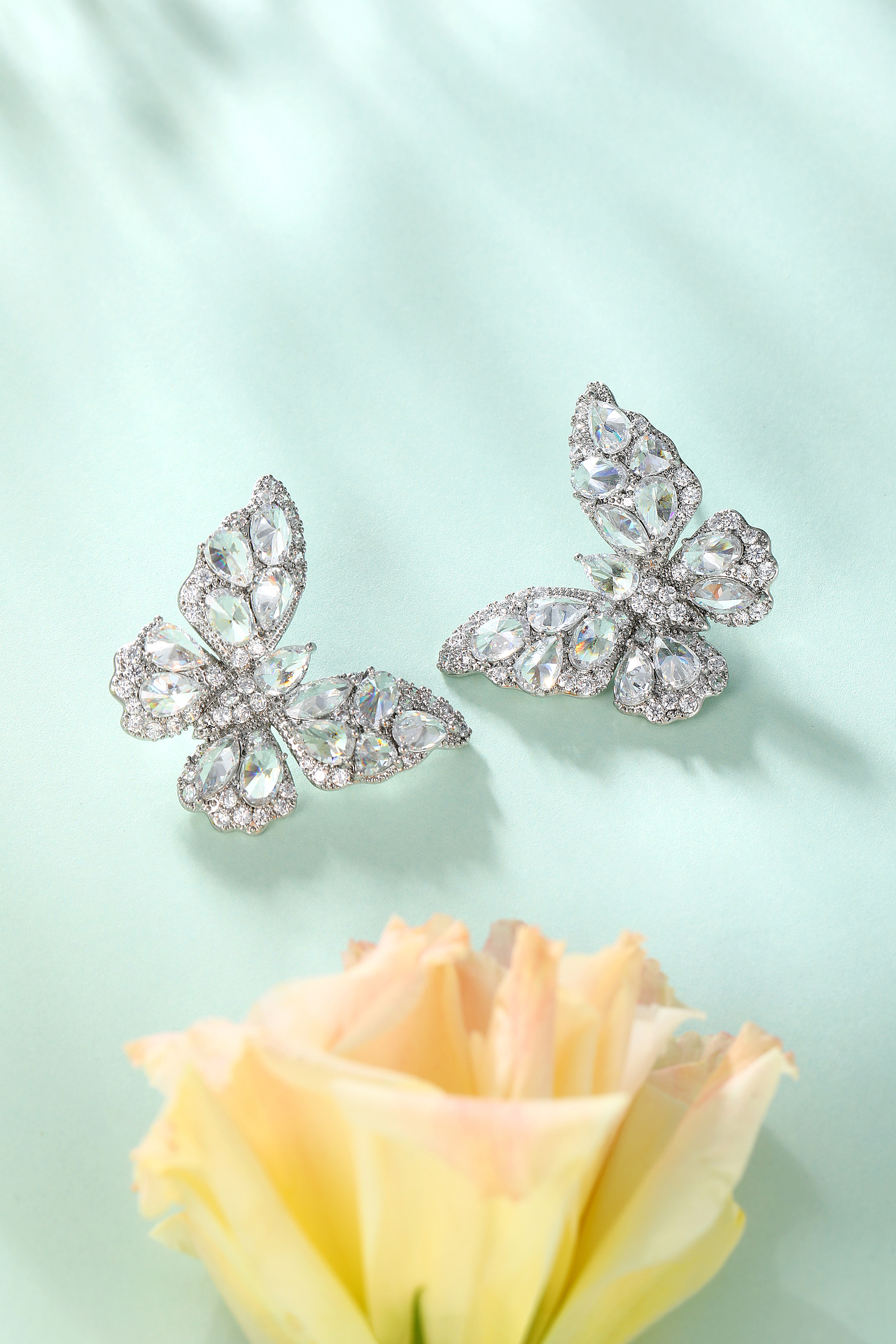 珠宝摄影 | 花间蝶影 | 蝴蝶耳钉