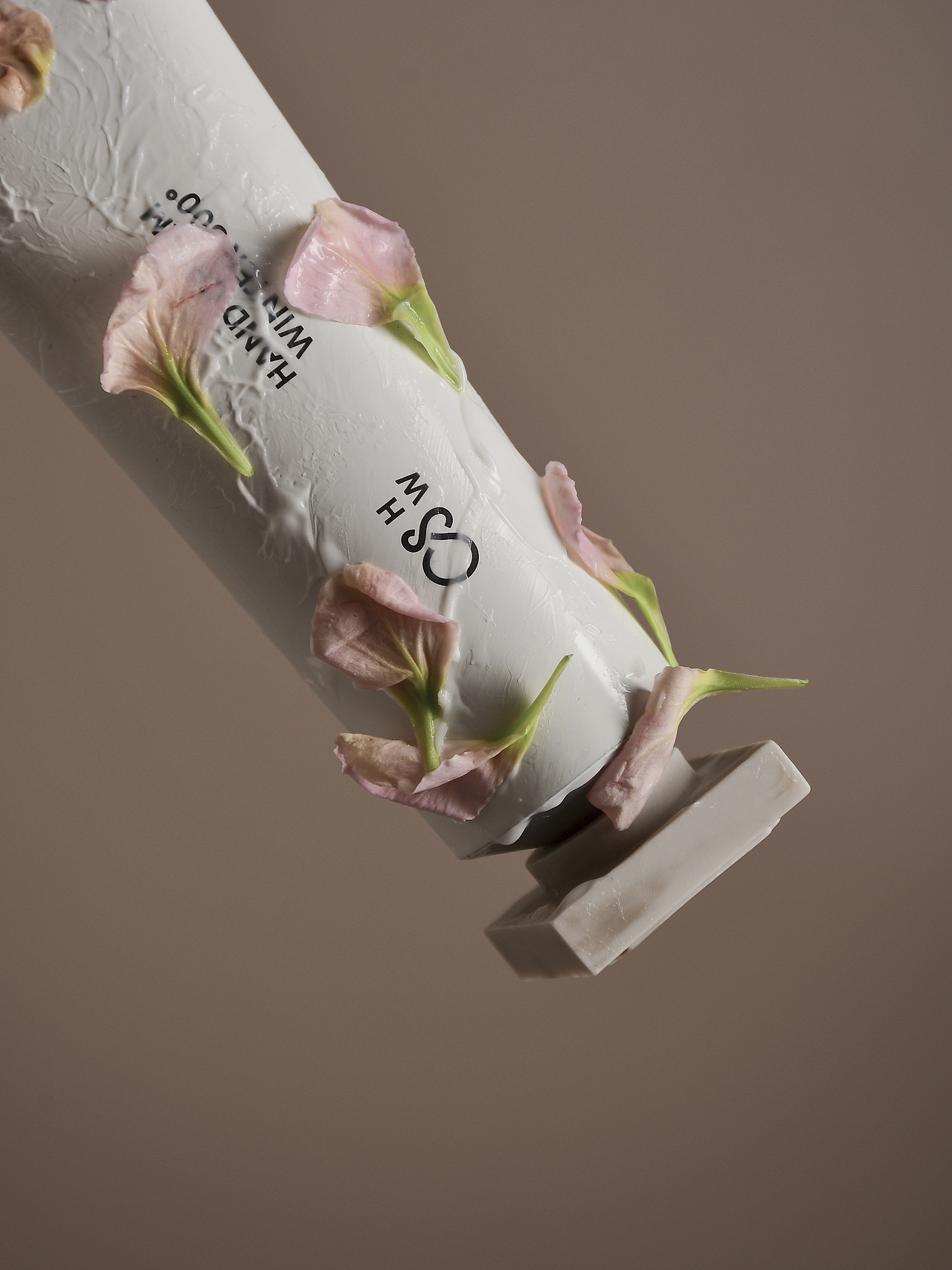 宇宙的猜想-護(hù)手霜拍攝（圖ZMzYwOTEwNDQw） - 時尚/藝術(shù)攝影 - 站酷設(shè)計師浪漫小玉原創(chuàng)素材 - 站酷ZCOOL