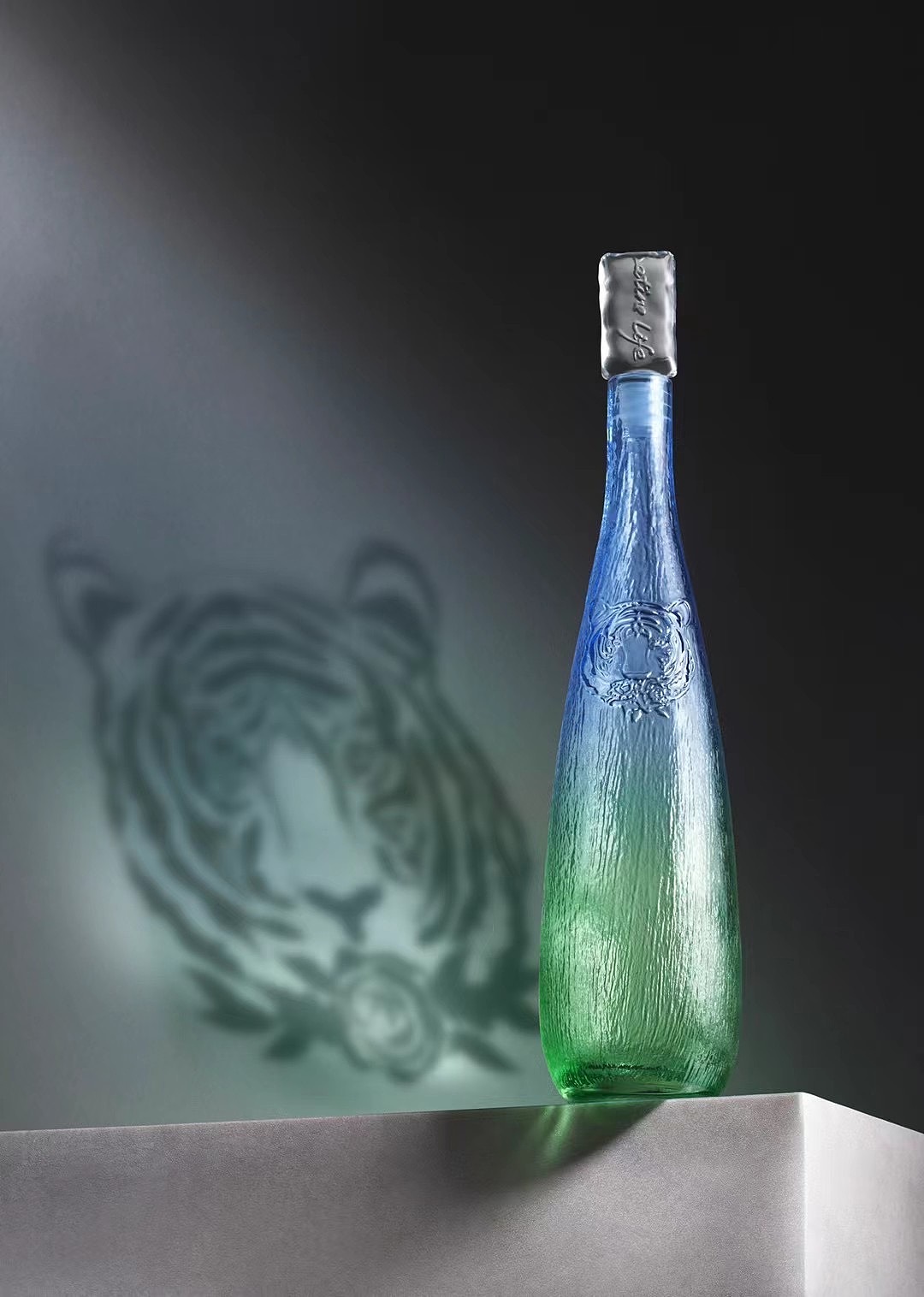 金典SATINE LIFE 2022虎年生肖瓶美术作品（图ZMzIwMDE0NDUy） - 产品摄影 - 站酷设计师一兹Studio原创素材 - 站酷ZCOOL