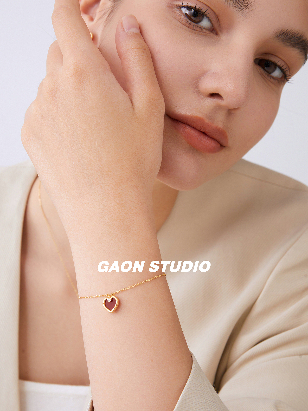 饰品拍摄IFF #高恩广告（图ZMzM4MDQ2NDQ4） - 产品摄影 - 站酷设计师高恩广告GAON原创素材 - 站酷ZCOOL