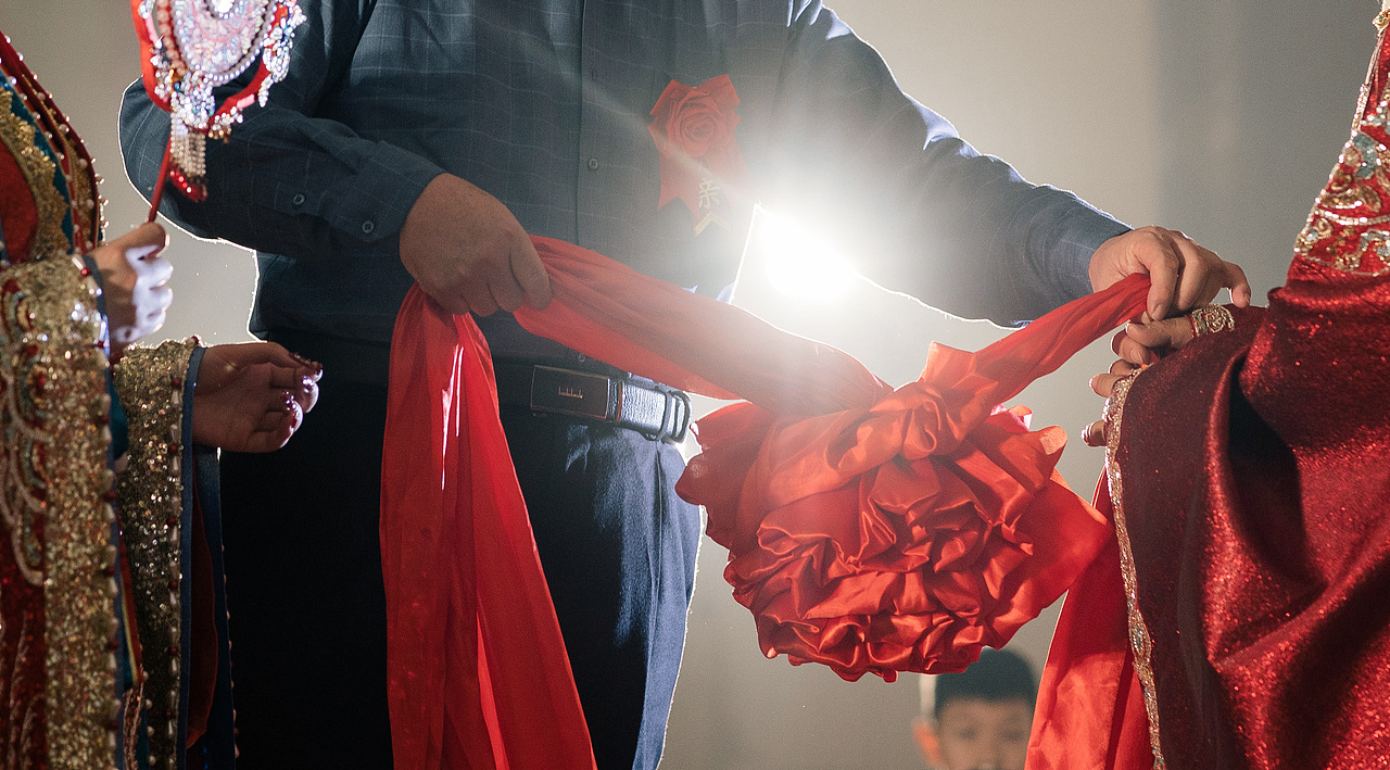 我许你一场凤冠霞帔的婚礼