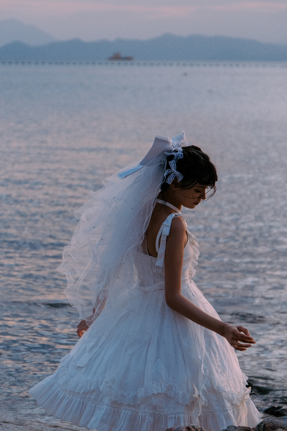 落日沉溺于栗色的海