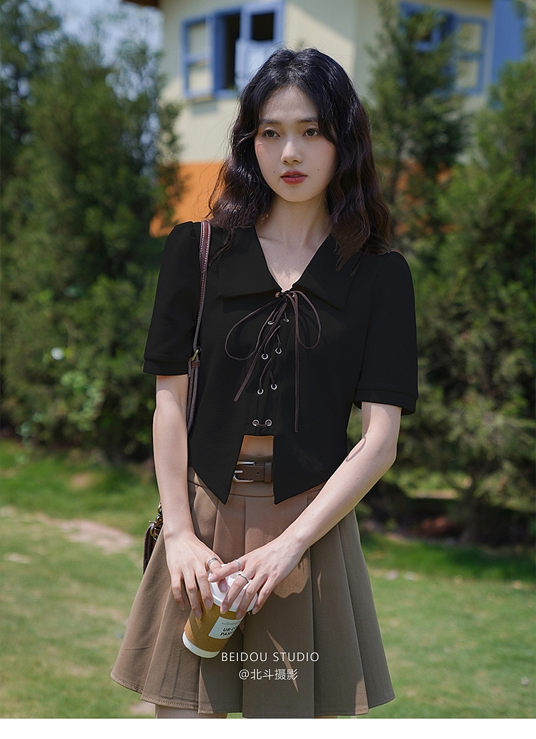 模特拍摄 短款上衣拍摄 纯欲辣妹风拍照 短袖t恤拍摄