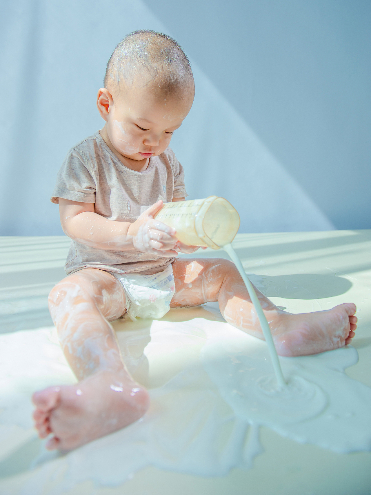 【小牛爱喝酸奶】