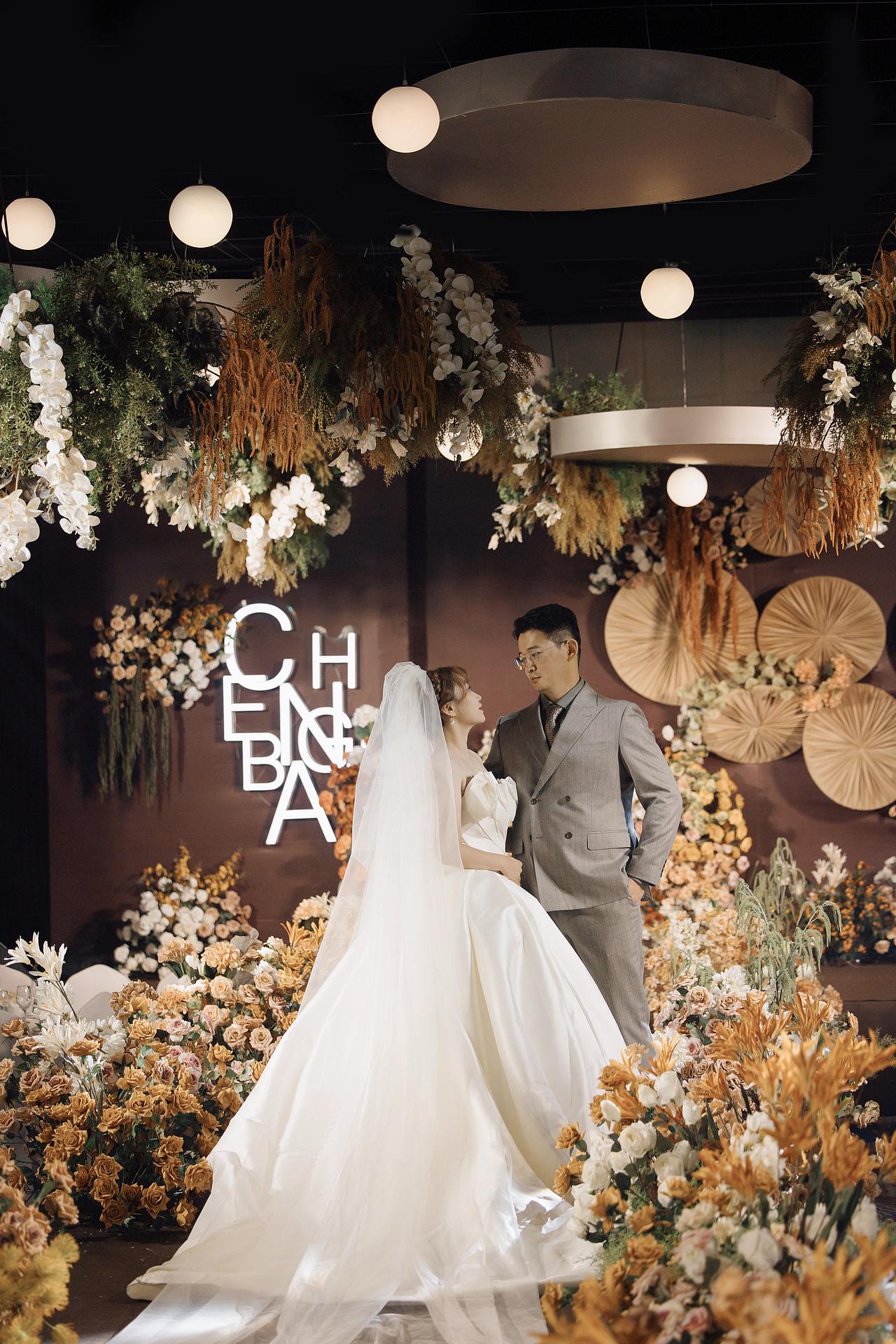 抱着宝宝结婚真的太酷啦!!