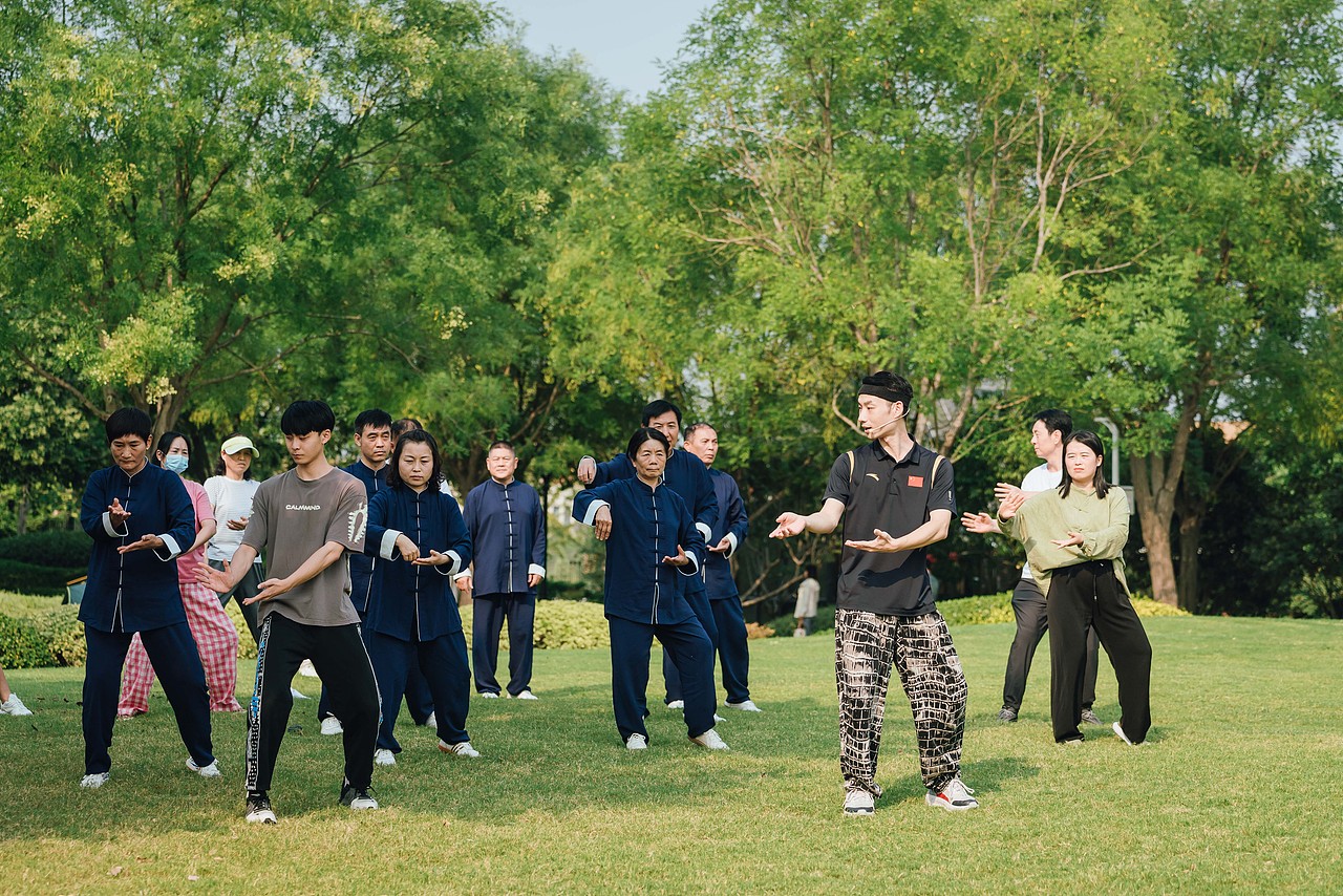 中秋太极活动纪实摄影（图ZMzE3MDMxNTI0） - 人文/纪实摄影 - 站酷设计师李牧严原创素材 - 站酷ZCOOL