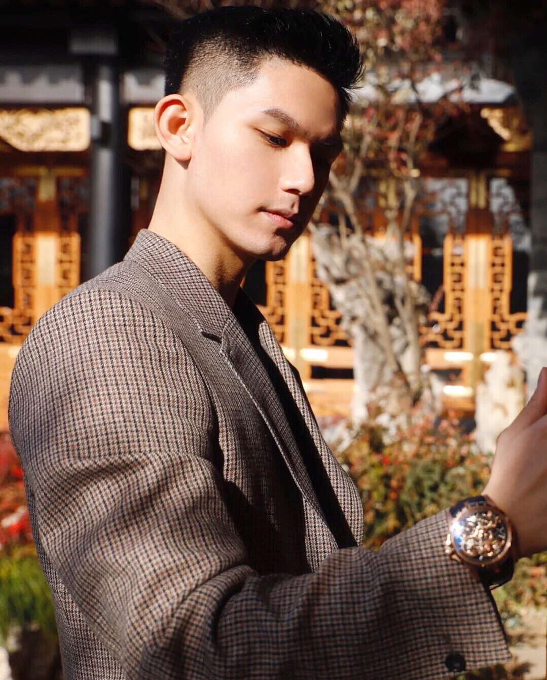 想见见照片里的人