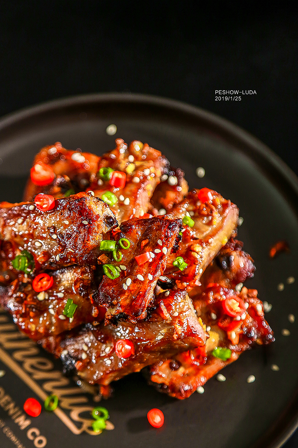 #吃的#蛋糕卷、酥皮汤、烤排骨、烤鱿鱼（图ZMTQzMDg5NDgw） - 产品摄影 - 站酷设计师摄影师卢达原创素材 - 站酷ZCOOL