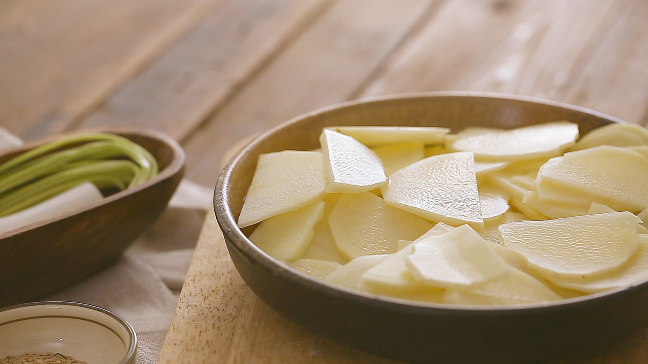 《味蕾时光》 肉粒干锅土豆片