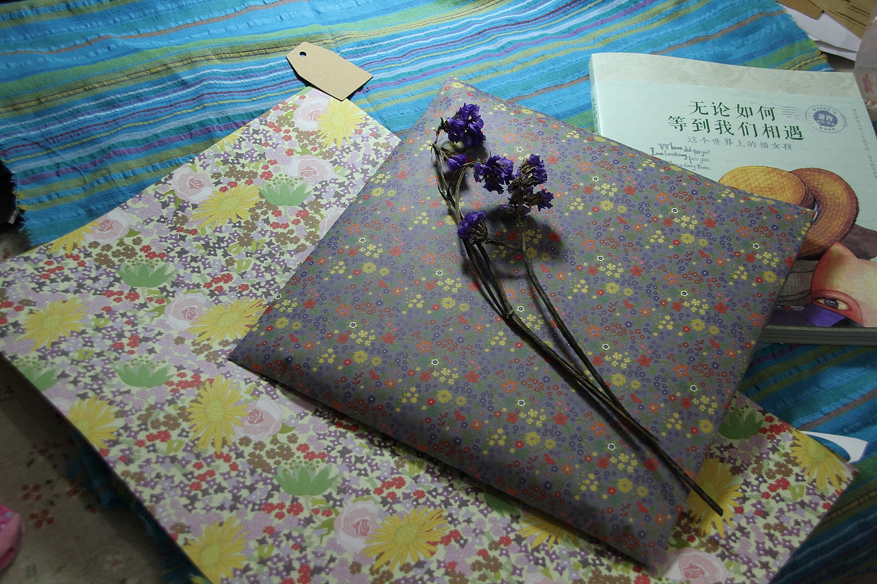 签名版的新书包装