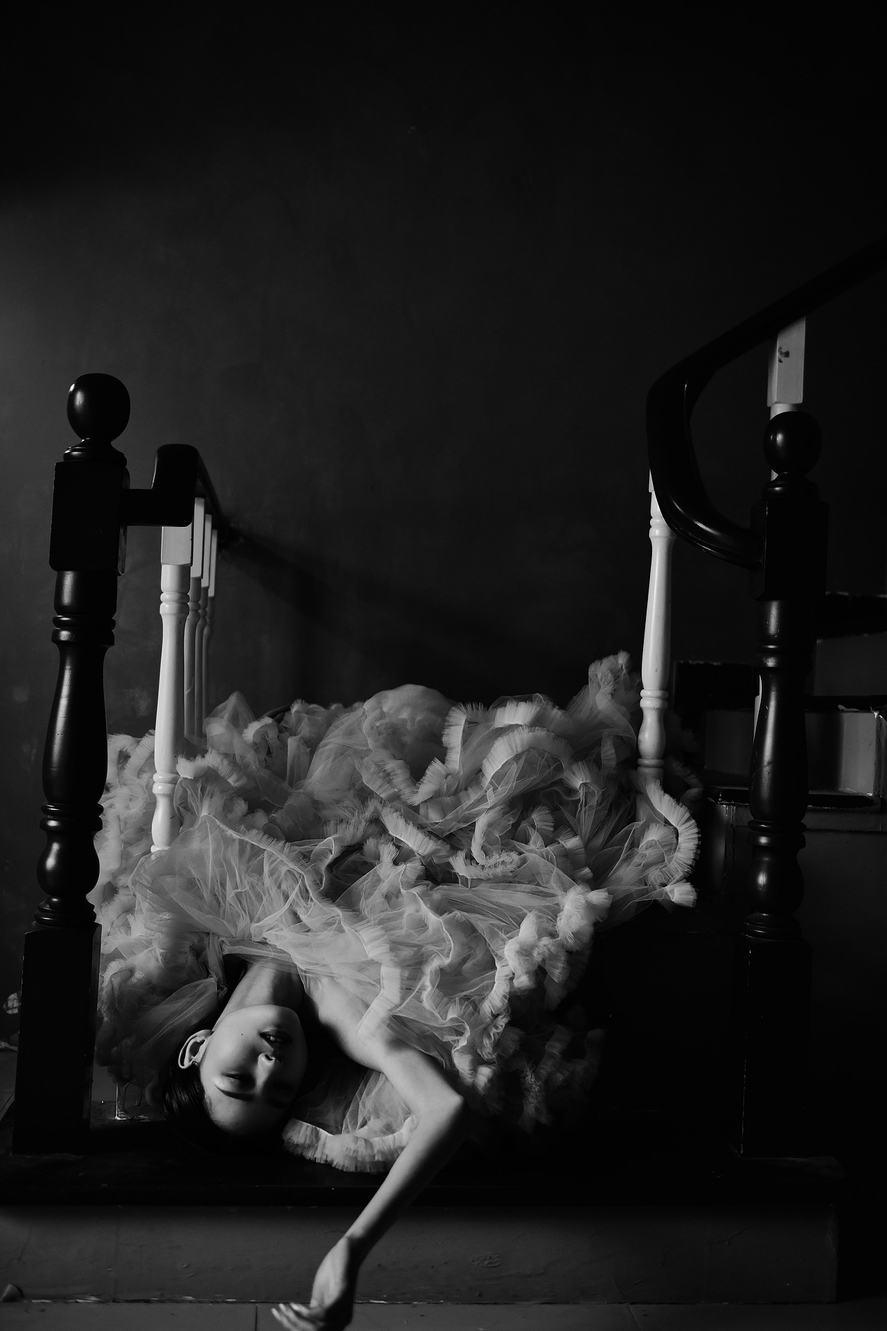 封面拍摄 | 西落（图ZMjUyNTYxNTI4） - 人像摄影 - 站酷设计师REBORN_OK原创素材 - 站酷ZCOOL