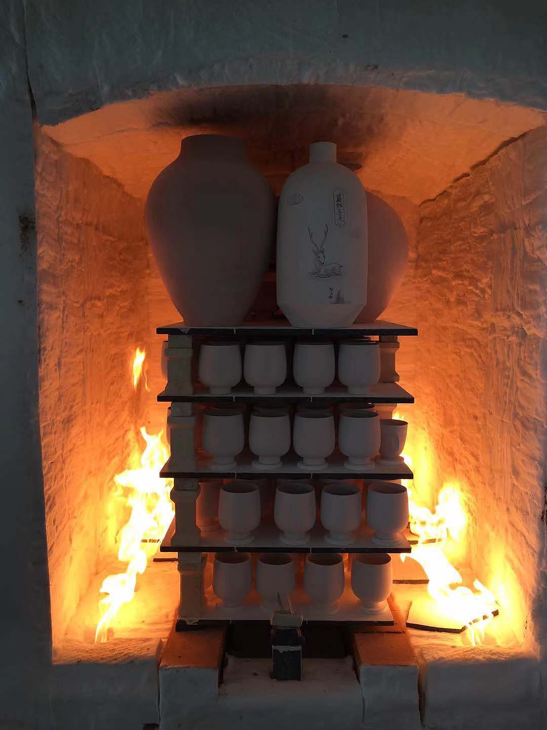 然后在烧制1280°的窑温(这是烧窑开始的状态,是可以打开窑门的,这张