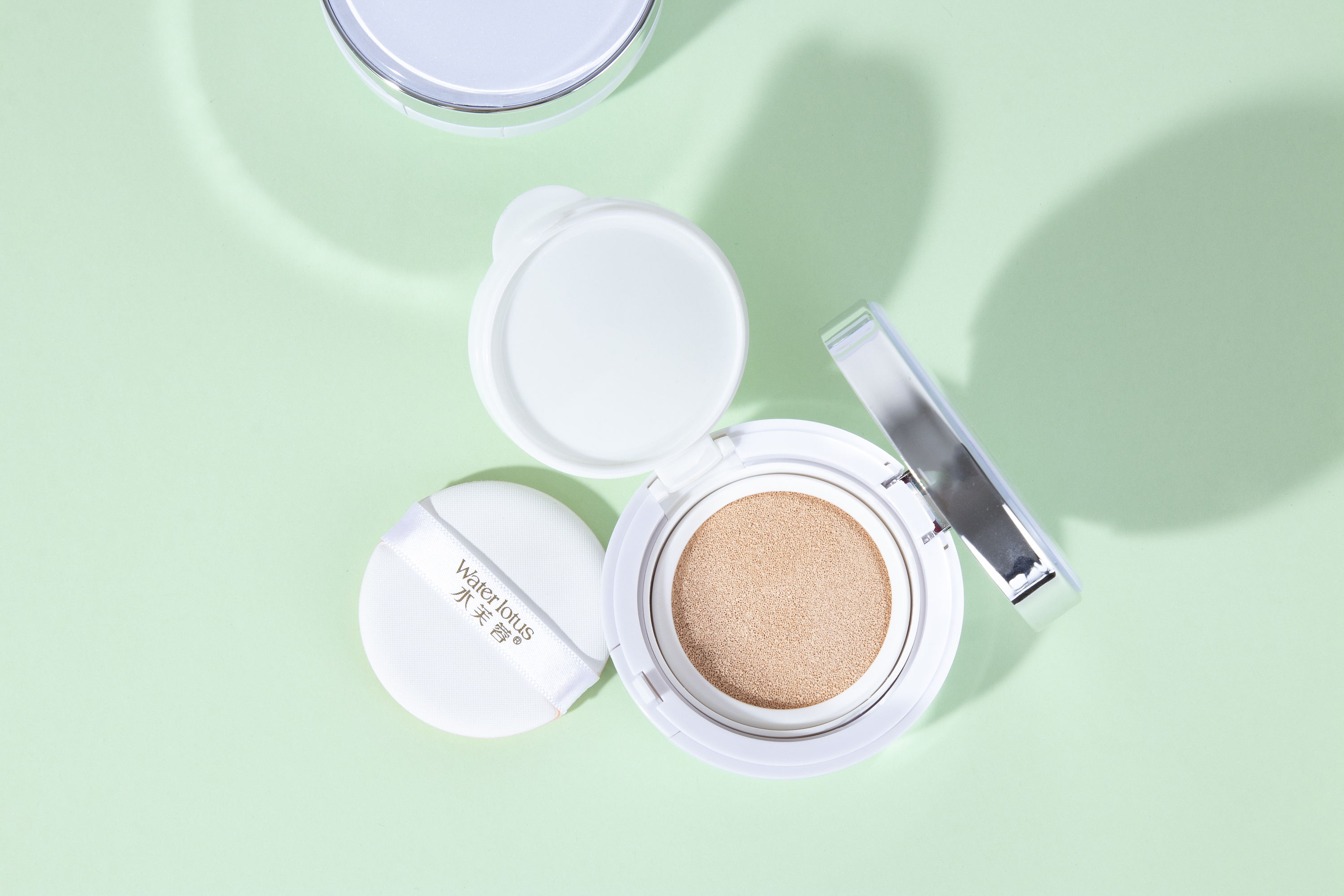 2021化妆品简约时尚摆拍