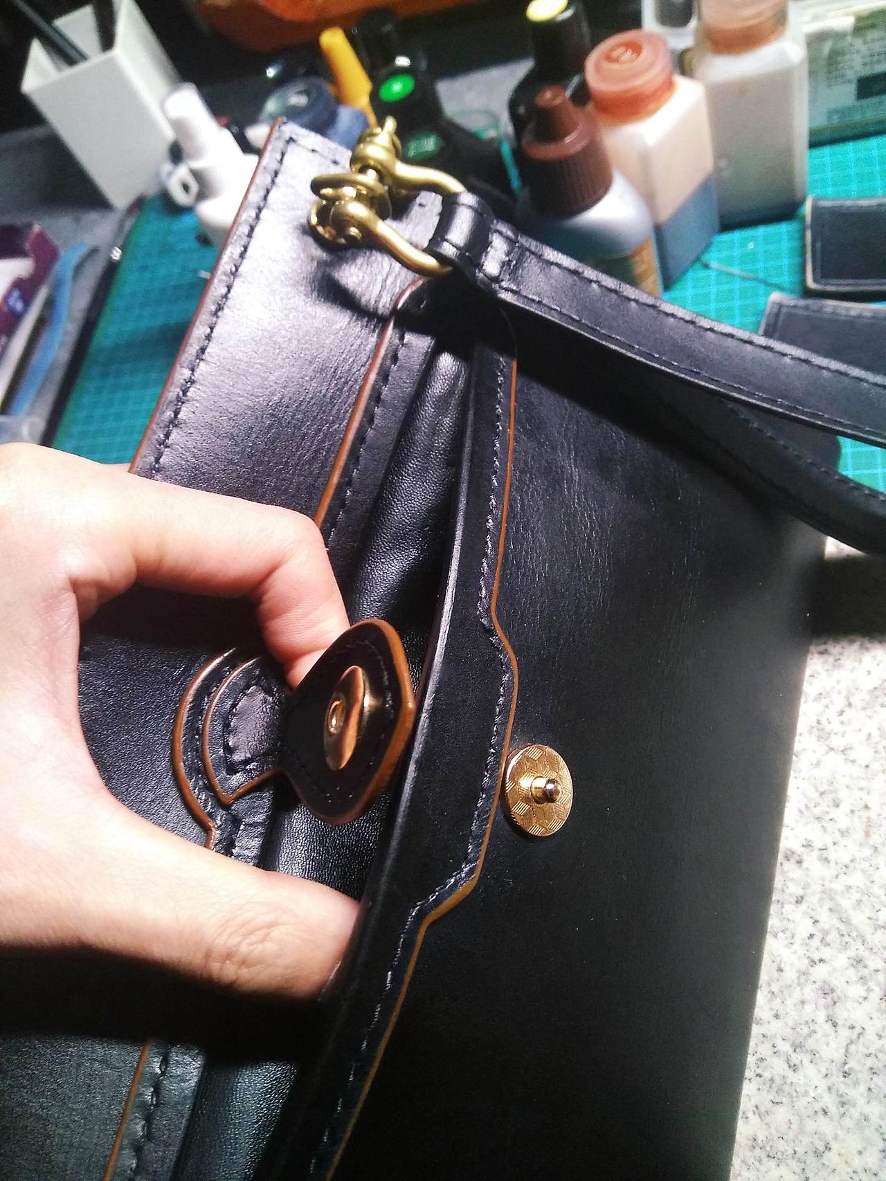 山水皮雕款男士手包 ,手工皮雕皮具