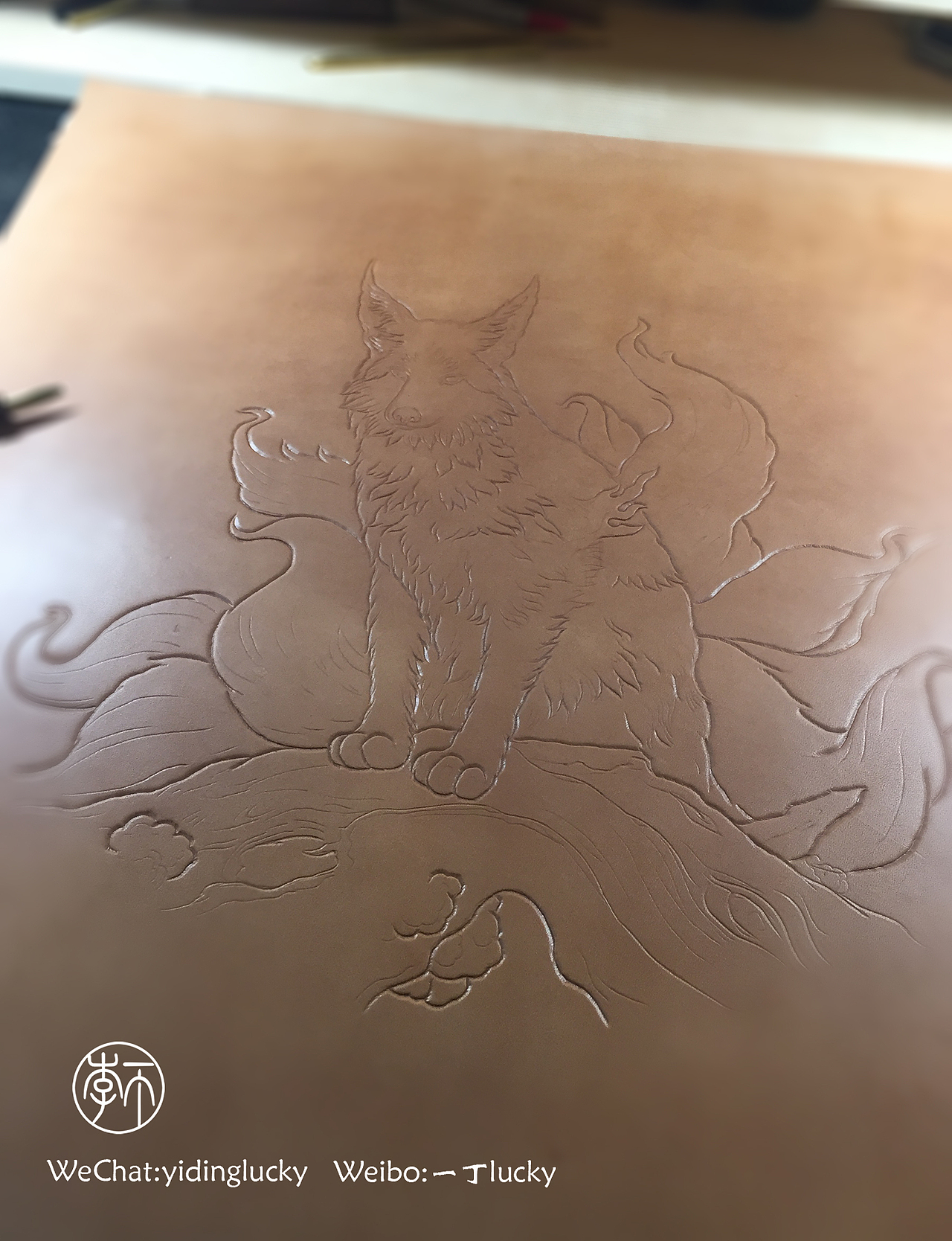 皮塑皮雕作品《九尾狐》（图ZODEyMjQwNDQ=） - 工艺品设计 - 站酷设计师一丁lucky原创素材 - 站酷ZCOOL