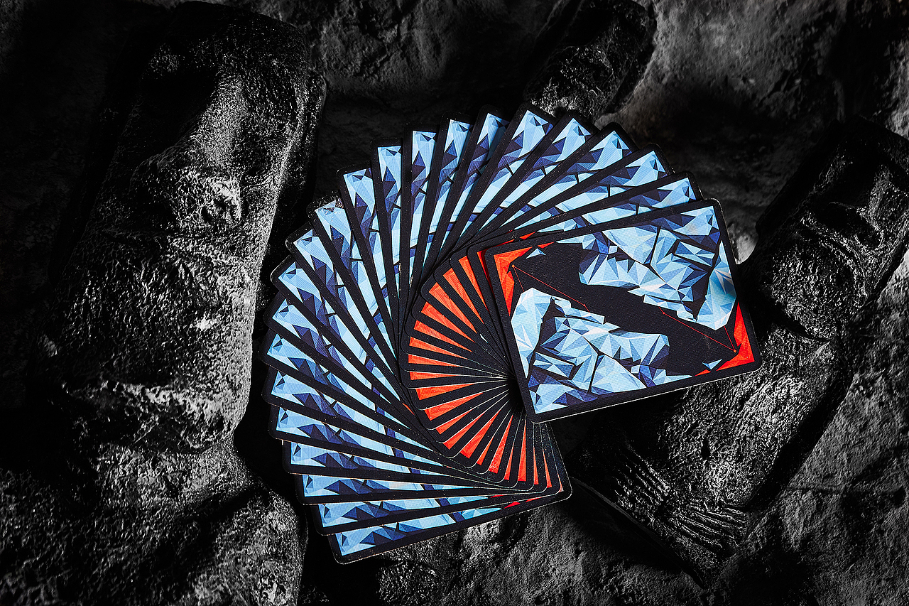 产品摄影-扑克牌-MOAI（图ZMTQ3ODA2OTgw） - 产品摄影 - 站酷设计师柏克珀紙品工作室原创素材 - 站酷ZCOOL