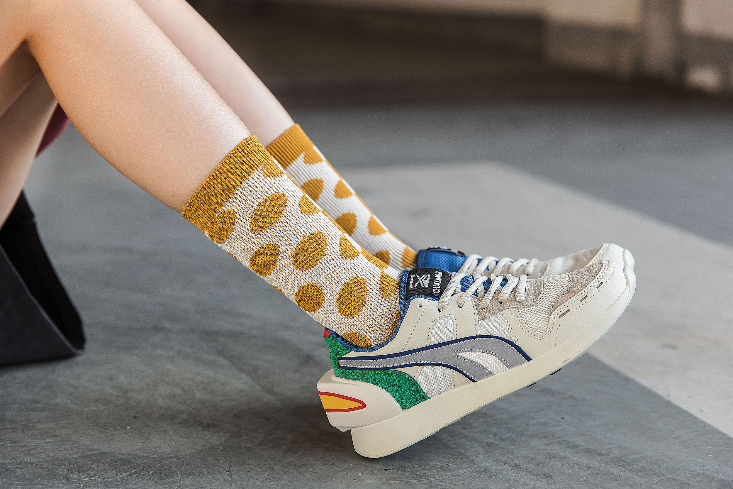 2019秋冬中筒ins潮袜女袜袜子街拍