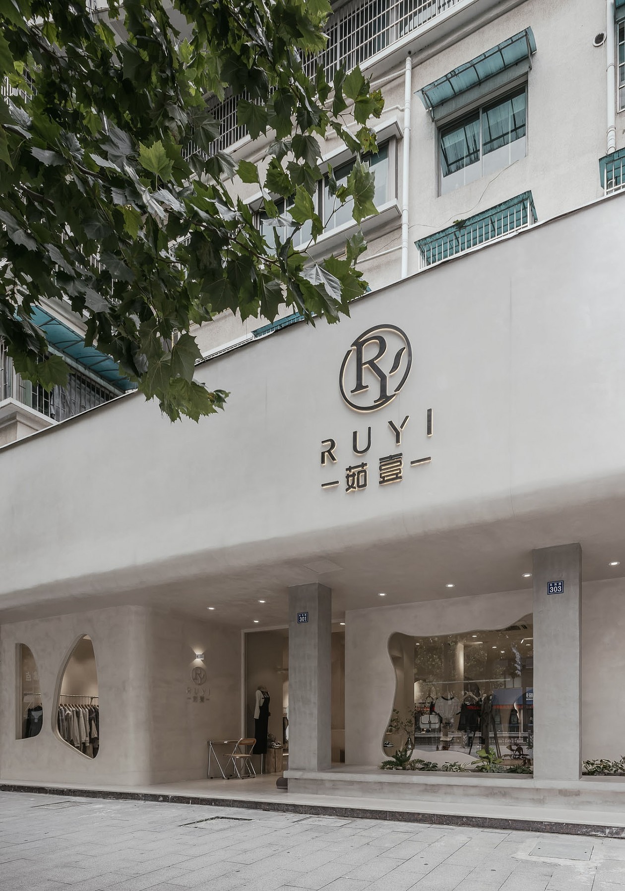 张艺设计：服装店实景案例分享（图ZMjc1MTI5NjAw） - 商业空间设计 - 站酷设计师张艺设计原创素材 - 站酷ZCOOL