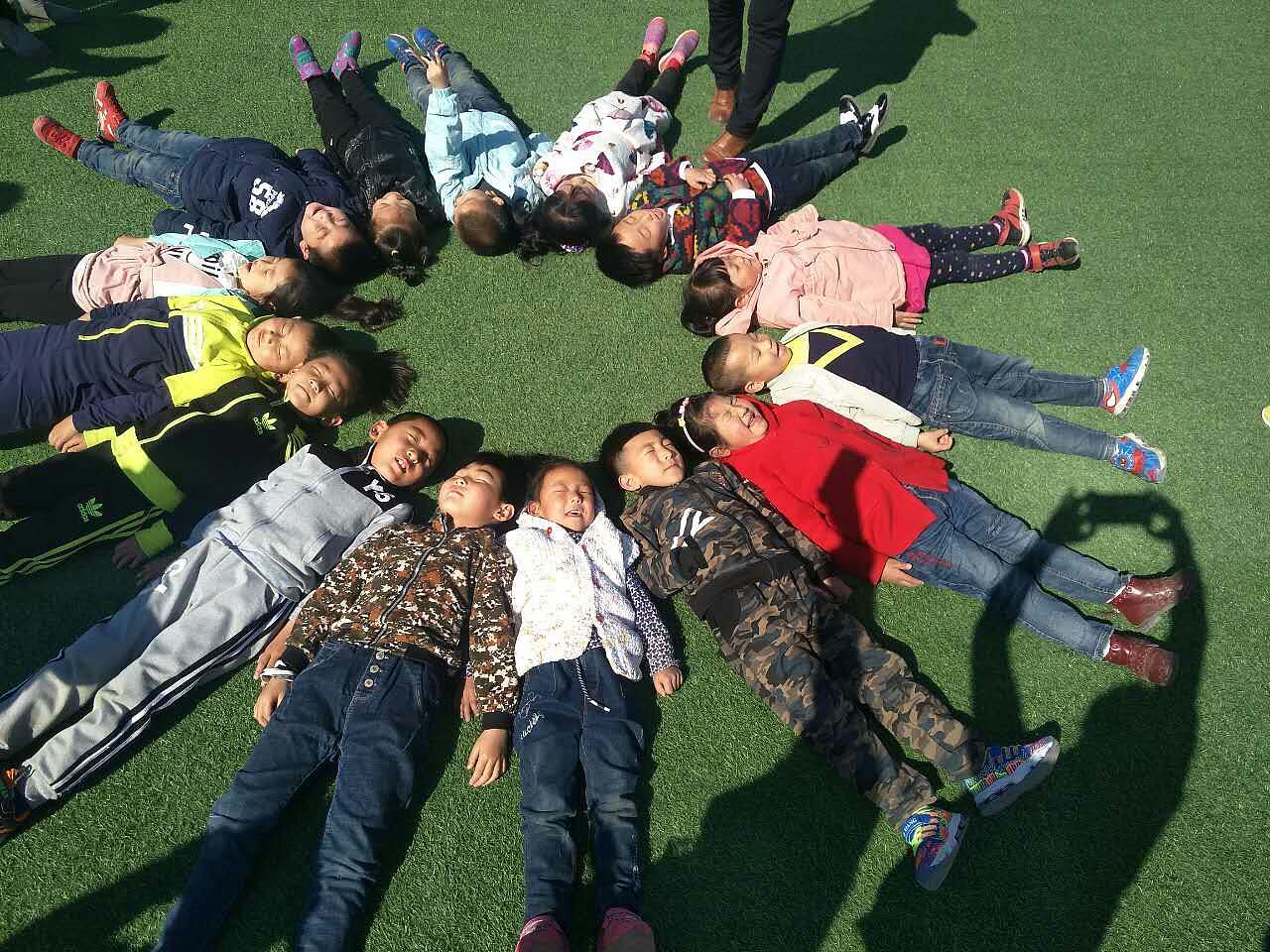 巴音镇幼儿园草莓二班春游亲子活动 2017.4.2