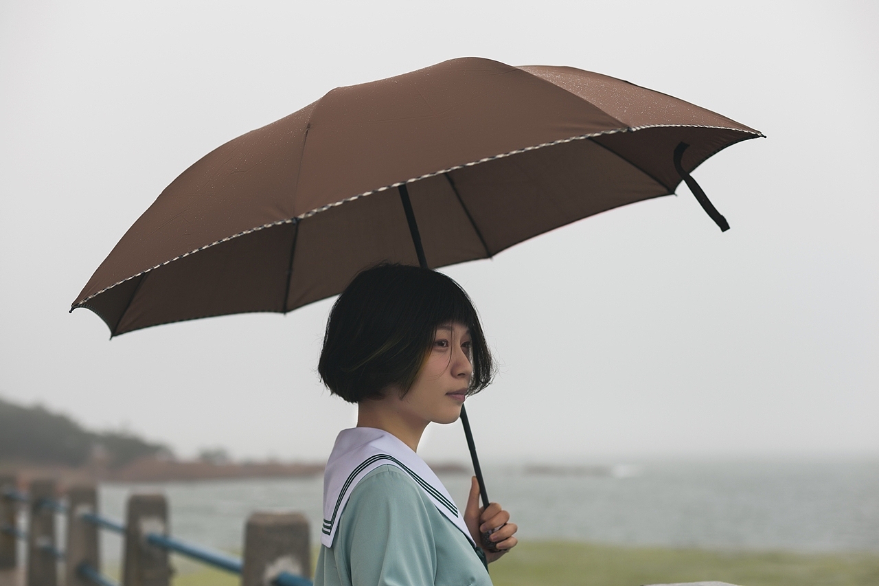 将记忆洒在海边和小巷