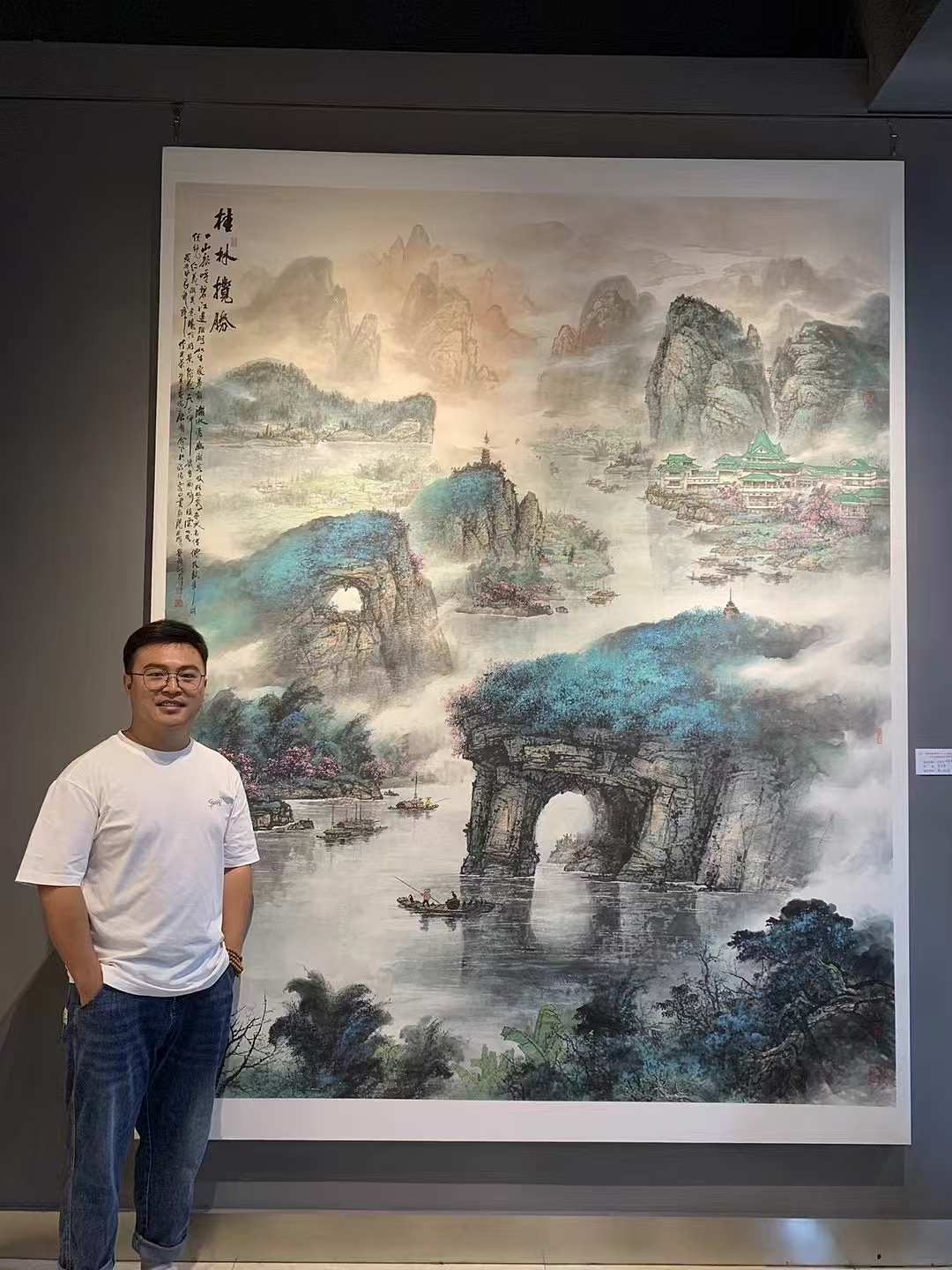 资春城山水画多少钱一平尺?