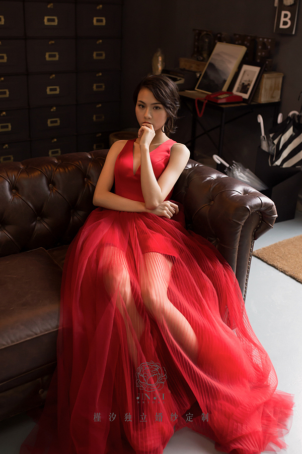 槿夕独立婚纱JINNCY设计单品：绯红（图ZMTM3MTkxNzc2） - 正装/礼服 - 站酷设计师婚纱设计师槿夕原创素材 - 站酷ZCOOL