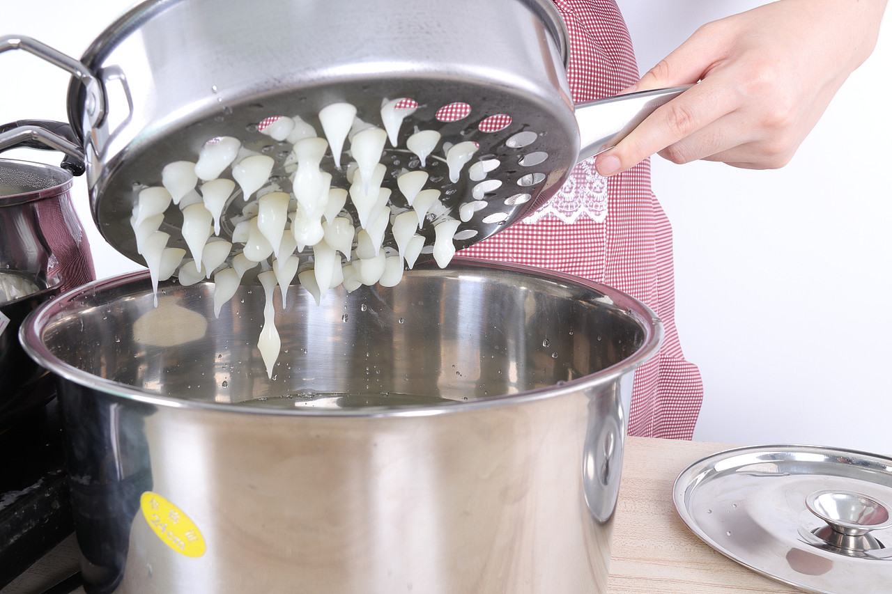 C02-烹饪用具\V58漏鱼勺广告图