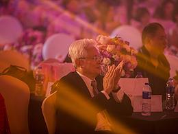 美寄蔡光欣共同携手创造未来