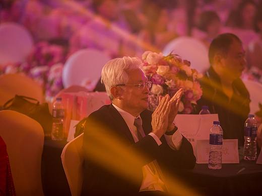 美寄蔡光欣共同携手创造未来（个人主页-ZMzgxNDk1NDA=） - 人像摄影 - 站酷设计师妹子丫丫原创素材 - 站酷ZCOOL