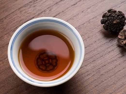 仿明永宣官窑清华缠枝莲文花心压手杯