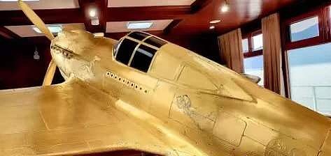 私人訂制 54公斤純金戰(zhàn)斗機(jī) 3.8米黃金飛機(jī)（圖ZMTg5MDc2MTg0） - 交通工具 - 站酷設(shè)計(jì)師金銀有我原創(chuàng)素材 - 站酷ZCOOL