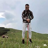 一个有故事的设计的头像