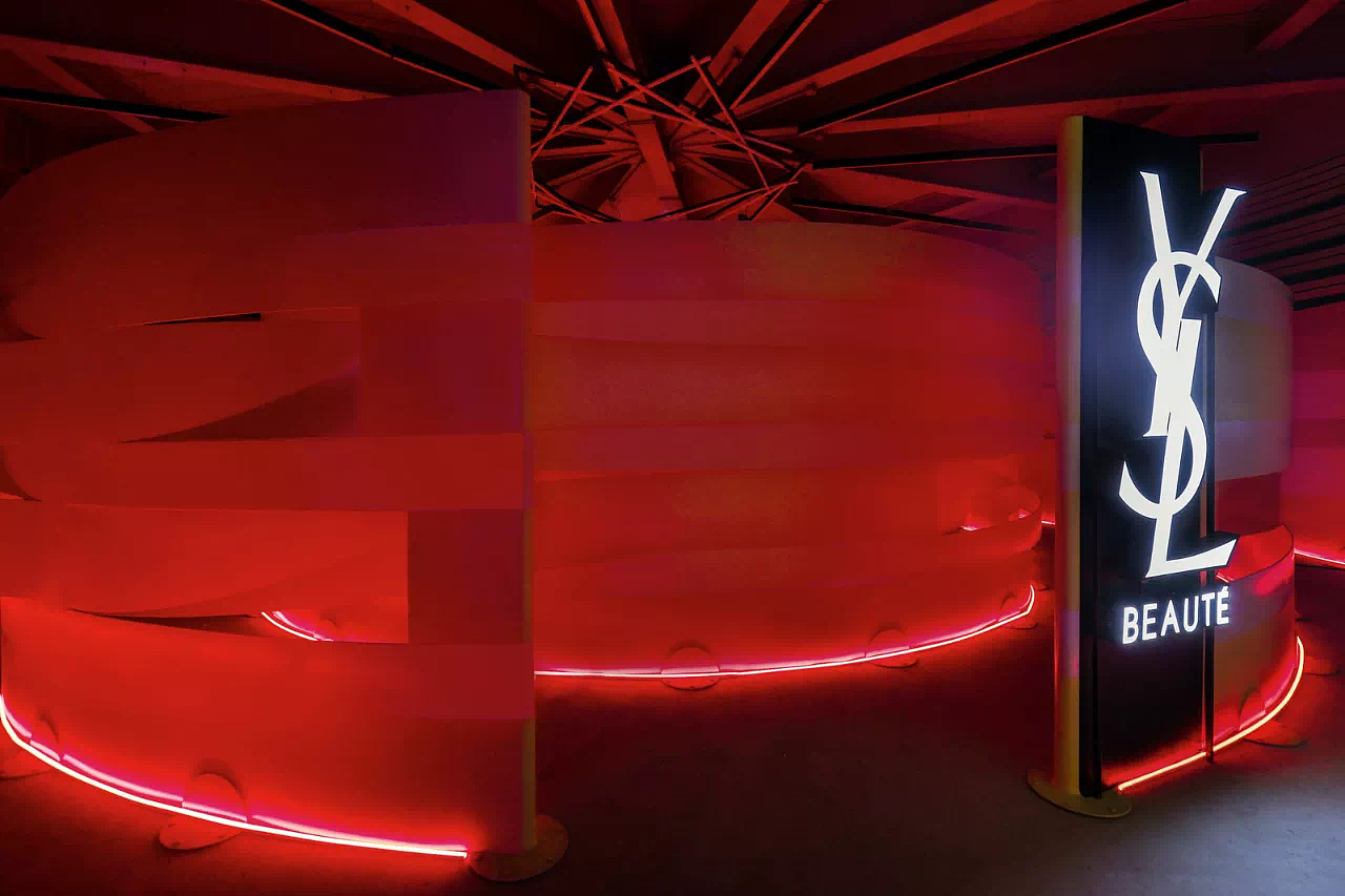 天猫&YSL圣罗兰美妆- 无界空间 YSL BEAUTY ZONE 2021（图ZMjY3ODQxMDE2） - 舞台美术 - 站酷设计师guqifan945原创素材 - 站酷ZCOOL