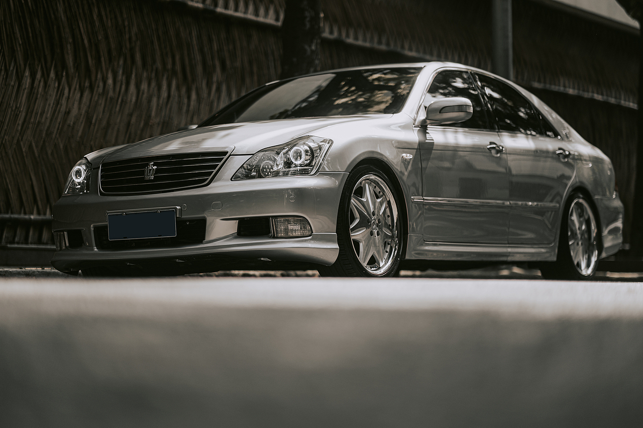 《褪去-12代丰田皇冠》_想·享摄影（图ZMjU3NDg1NjYw） - 其他摄影 - 站酷设计师Image想原创素材 - 站酷ZCOOL