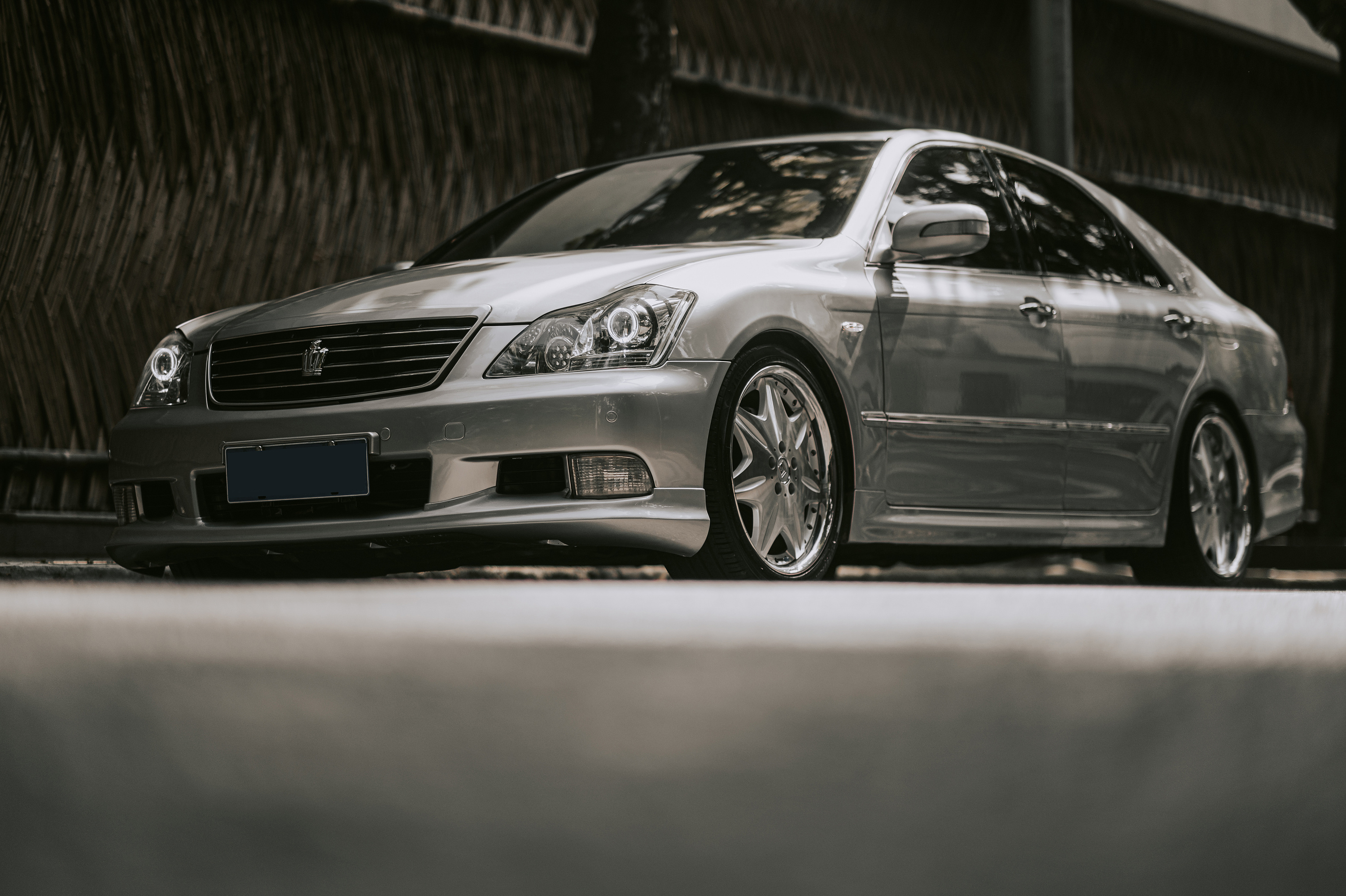 《褪去-12代丰田皇冠》_想·享摄影